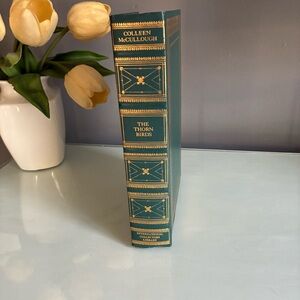 Vintage Book The Thorn Birds by Colleen Mcculough Green & Gold